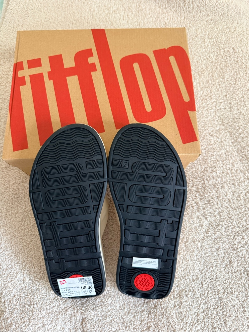 Fitflop Paris Beige Leather Toe-Post Sandals - Picture 3 of 3